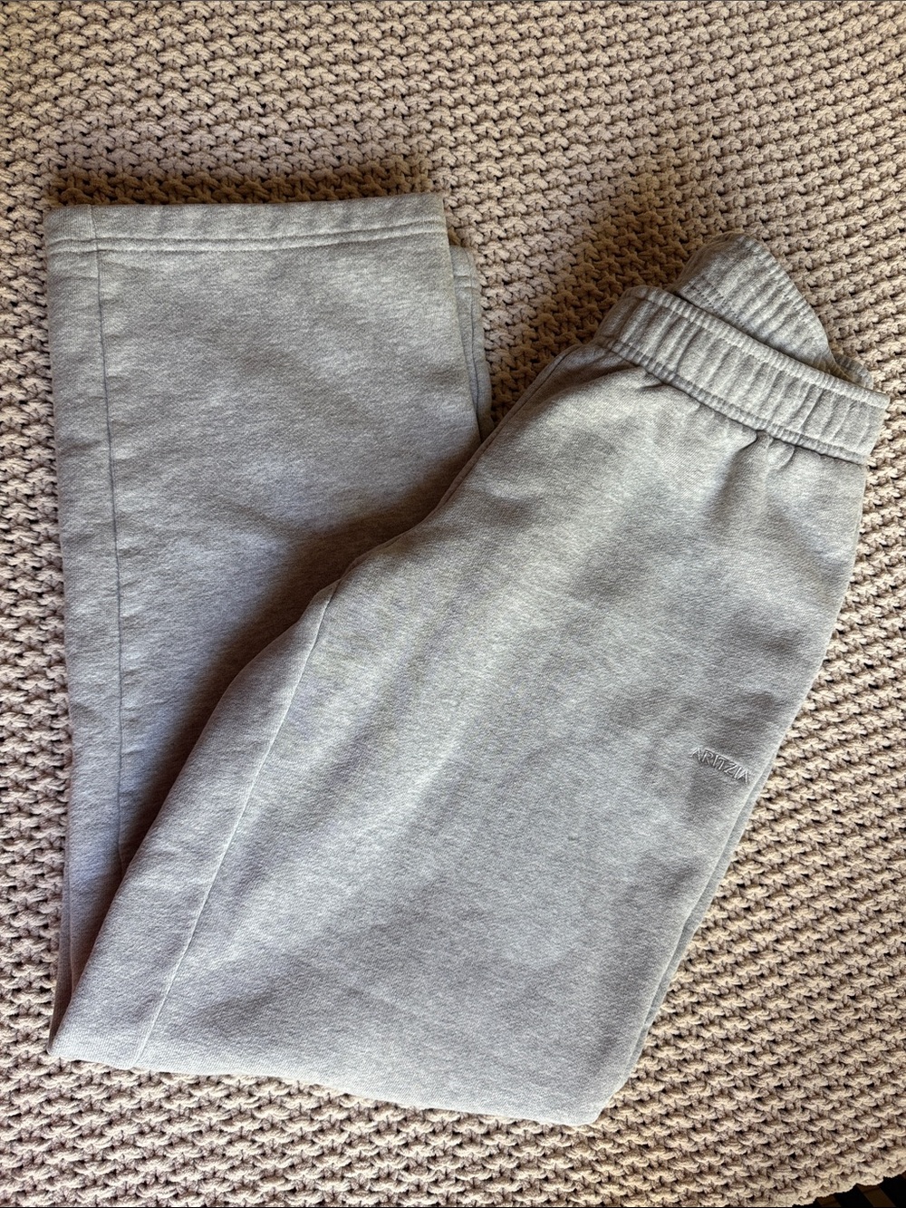 ARITZIA Mega Fit Cozy Fleece Pants, size XS. Like new!